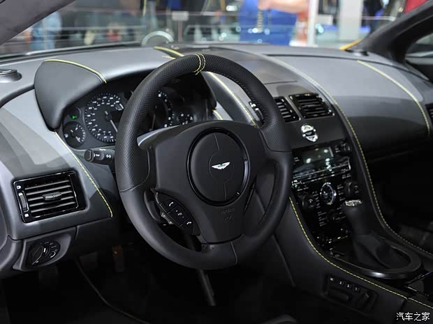 阿斯頓·馬丁阿斯頓·馬丁V8 Vantage2015款 4.7 N430