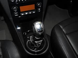 世嘉2013款 两厢 1.6L 手动乐享型