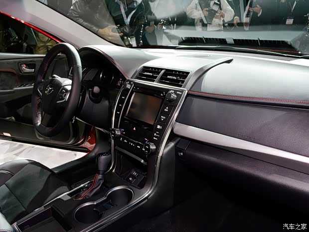 丰田丰田(进口)凯美瑞(海外)2015款 基本型 丰田丰田(进口)凯美瑞(海外)2015款 基本型