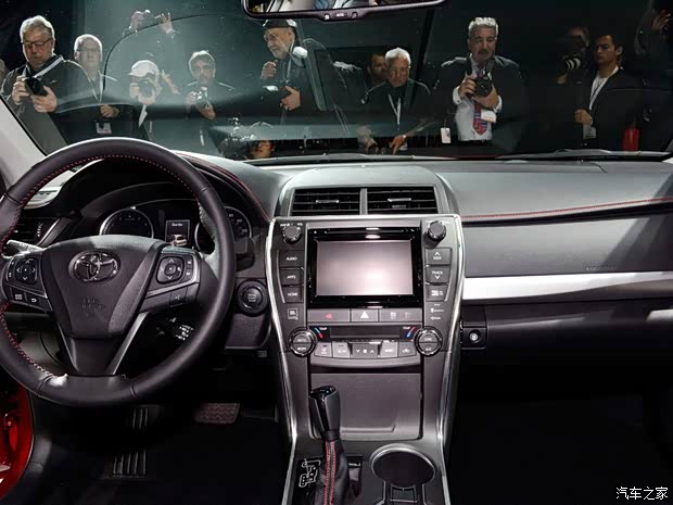 丰田丰田(进口)凯美瑞(海外)2015款 基本型 丰田丰田(进口)凯美瑞(海外)2015款 基本型