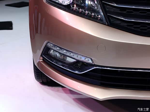 众泰众泰汽车众泰Z5002014款 基本型