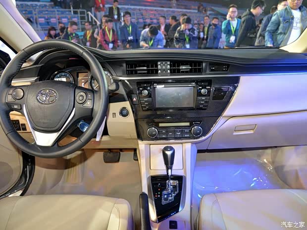 丰田一汽丰田卡罗拉2014款 1.8L CVT 至高版 丰田一汽丰田卡罗拉2014款 1.8L CVT 至高版