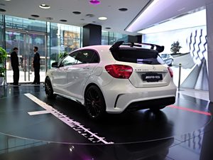 YYAMGYAAMG2014 A45 AMG