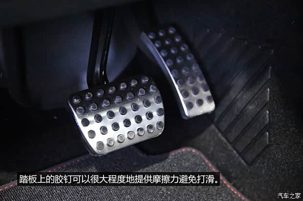 奔驰奔驰AMG奔驰CLA级AMG2014款 CLA45 AMG 4MATIC 奔驰奔驰AMG奔驰CLA级AMG2014款 CLA45 AMG 4MATIC