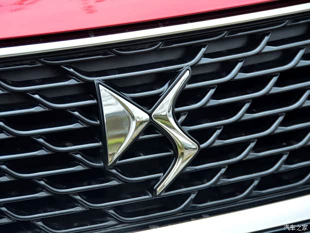 長(zhǎng)安標(biāo)致雪鐵龍 DS 5LS 2014款 1.8L 手動(dòng)舒適版VTi140 長(zhǎng)安標(biāo)致雪鐵龍 DS 5LS 2014款 1.8L 手動(dòng)舒適版VTi140