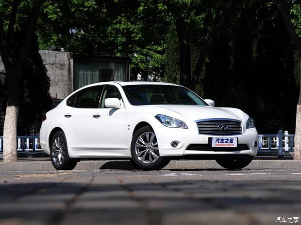 英菲尼迪(进口) 英菲尼迪Q70 2013款 Q70L 2.5L 舒适版 英菲尼迪(进口) 英菲尼迪Q70 2013款 Q70L 2.5L 舒适版