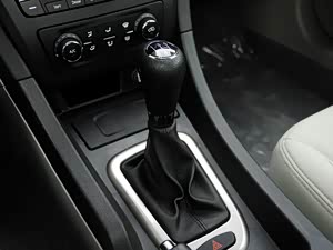 ��D50 2014�� 1.5L �ֶ����ʰ�
