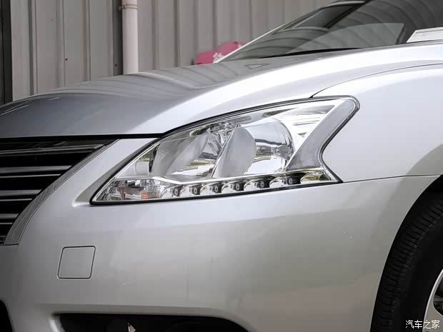 东风日产 轩逸 2014款 1.6XV CVT尊享版 东风日产 轩逸 2014款 1.6XV CVT尊享版