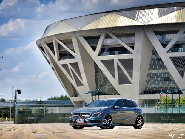 奔馳(進(jìn)口) 奔馳A級 2013款 A260 運(yùn)動型