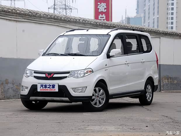 上汽通用五菱 五菱宏光 2014款 1.5L S舒适型 上汽通用五菱 五菱宏光 2014款 1.5L S舒适型