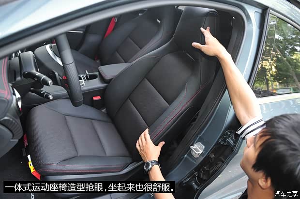 奔驰(进口) 奔驰A级 2013款 A260 运动型 奔驰(进口) 奔驰A级 2013款 A260 运动型