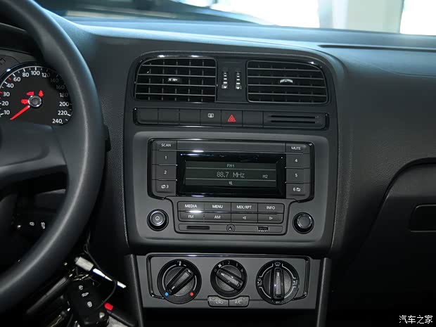 上海大众 POLO 2014款 1.4L 手动风尚版 上海大众 POLO 2014款 1.4L 手动风尚版