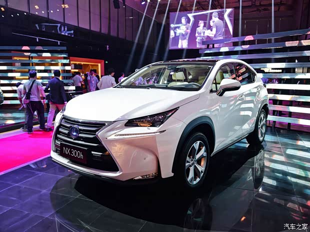 雷克薩斯 雷克薩斯NX 2015款 300h全驅(qū)頂配型