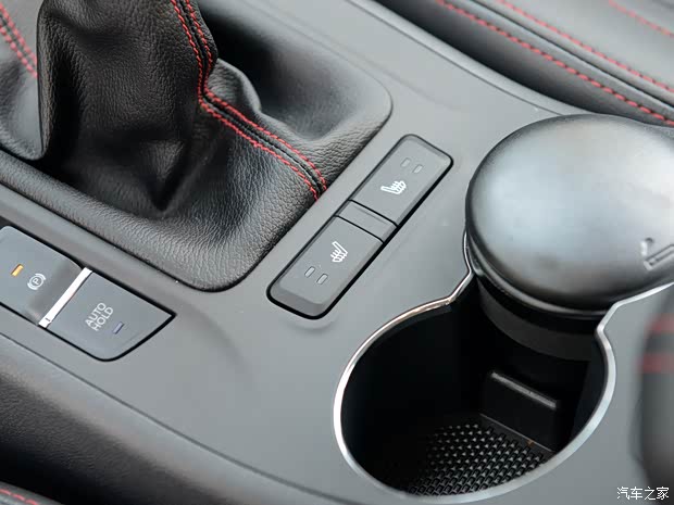 长安汽车 长安CS75 2014款 2.0L 手动领先型 国V 长安汽车 长安CS75 2014款 2.0L 手动领先型 国V