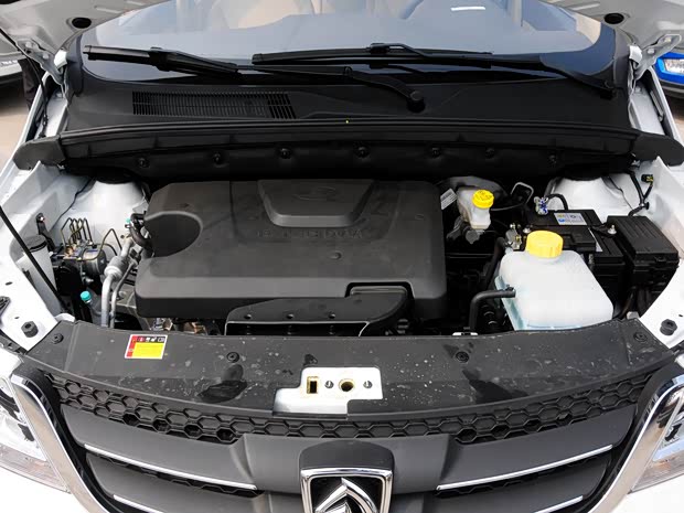 上汽通用五菱 宝骏730 2014款 1.5L 手动舒适型 7座 上汽通用五菱 宝骏730 2014款 1.5L 手动舒适型 7座