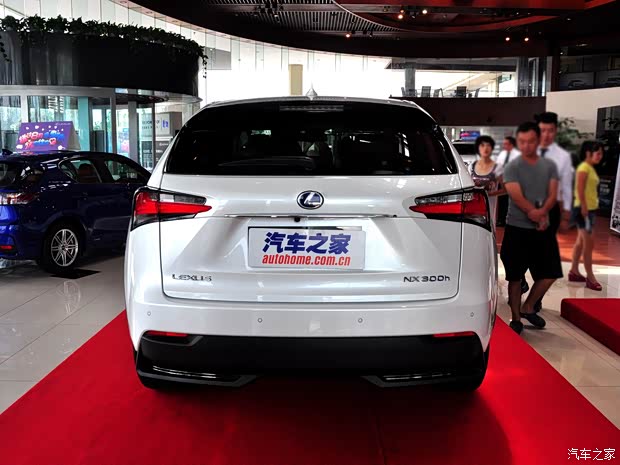 雷克薩斯 雷克薩斯NX 2015款 300h 全驅(qū)頂配版