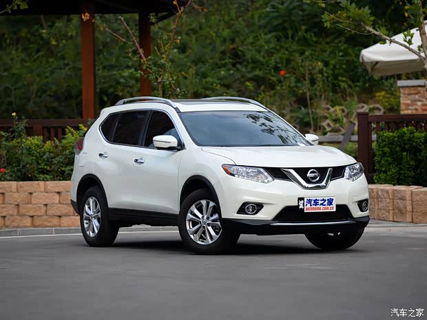 東風(fēng)日產(chǎn) 奇駿 2014款 2.0L CVT舒適版 2WD