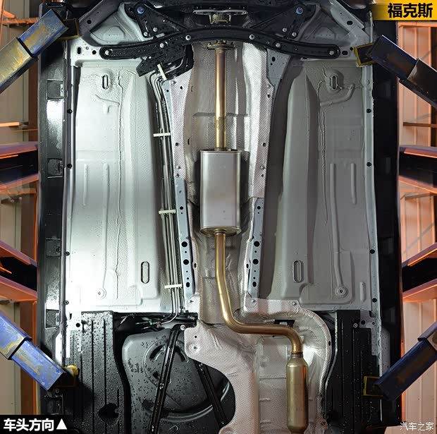 长安福特 福克斯 2012款 三厢 2.0L AT旗舰型 长安福特 福克斯 2012款 三厢 2.0L AT旗舰型