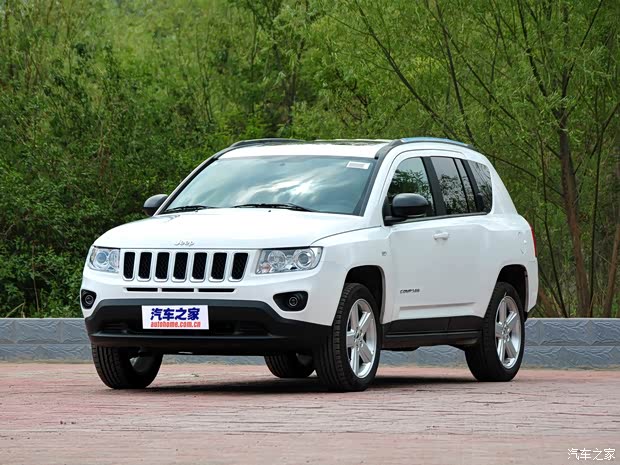 Jeep(进口) 指南者(进口) 2011款 2.4L 四驱豪华导航版 Jeep(进口) 指南者(进口) 2011款 2.4L 四驱豪华导航版