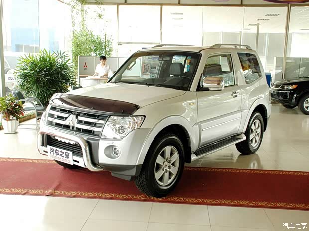 三菱(进口) 帕杰罗(进口) 2012款 3.8L 三门炫酷版