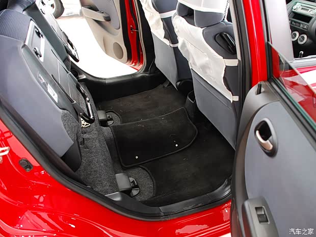 广汽本田 飞度 2004款 1.5L CVT 广汽本田 飞度 2004款 1.5L CVT