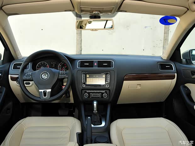 大众一汽-大众速腾2012款 1.4TSI 自动旗舰版 大众一汽-大众速腾2012款 1.4TSI 自动旗舰版