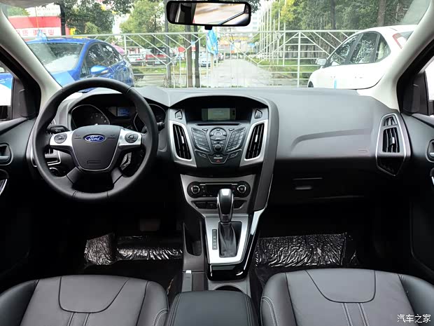 福特长安福特福克斯2012款 两厢 1.6L AT风尚型 福特长安福特福克斯2012款 两厢 1.6L AT风尚型