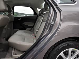 福克斯2012款 三厢 1.6L AT尊贵型