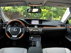 �׿���˹ES 2013�� 300h ������