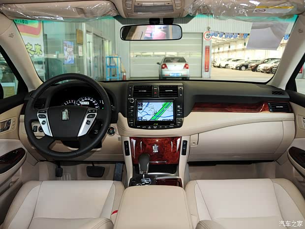 丰田一汽丰田皇冠2012款 V6 2.5L Royal Saloon尊贵版 丰田一汽丰田皇冠2012款 V6 2.5L Royal Saloon尊贵版