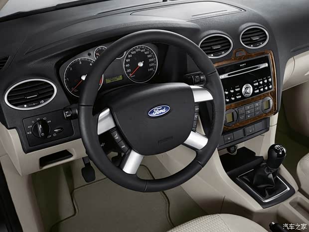 長安福特 ?？怂?2005款 三廂 1.8L 手動經(jīng)典型