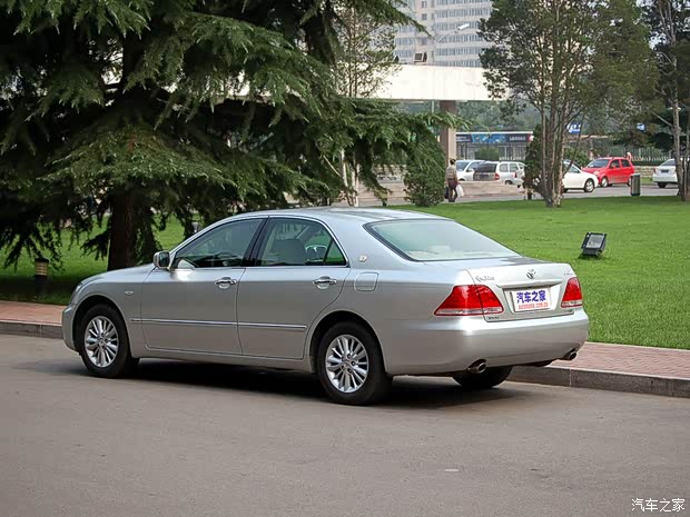 一汽丰田 皇冠 2005款 3.0L Royal Saloon