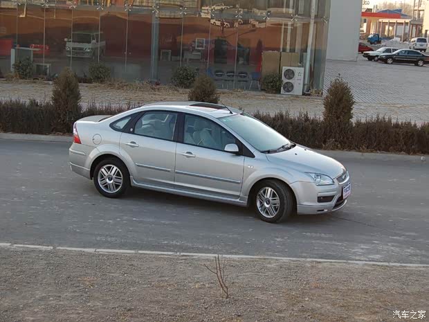 長安福特 ?？怂?2005款 三廂 2.0L 自動豪華型