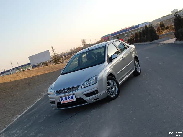 長安福特 福克斯 2005款 三廂 2.0L 自動豪華型
