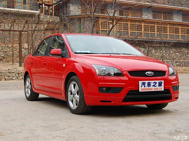 長安福特 ?？怂?2005款 三廂 2.0L 手動運動版