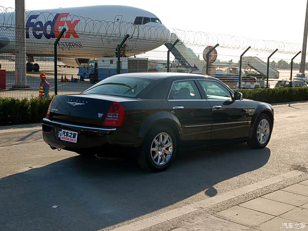 北京克萊斯勒 克萊斯勒300C 2006款 5.7L 豪華領(lǐng)航版 北京克萊斯勒 克萊斯勒300C 2006款 5.7L 豪華領(lǐng)航版
