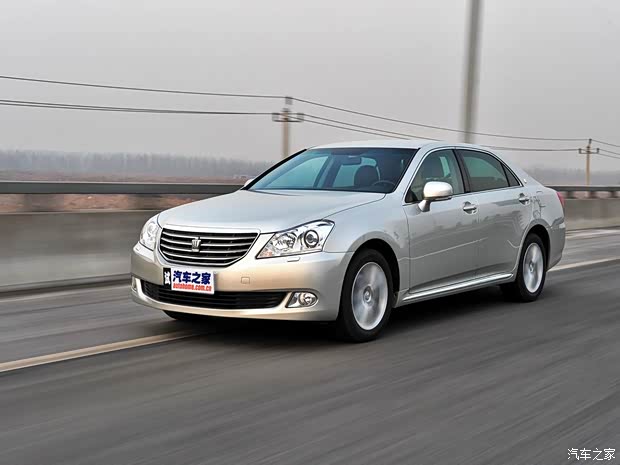 一汽豐田 皇冠 2010款 2.5L Royal 真皮導(dǎo)航版