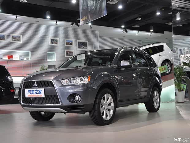 三菱(进口) 欧蓝德(进口) 2011款 劲界 2.4 时尚版 三菱(进口) 欧蓝德(进口) 2011款 劲界 2.4 时尚版