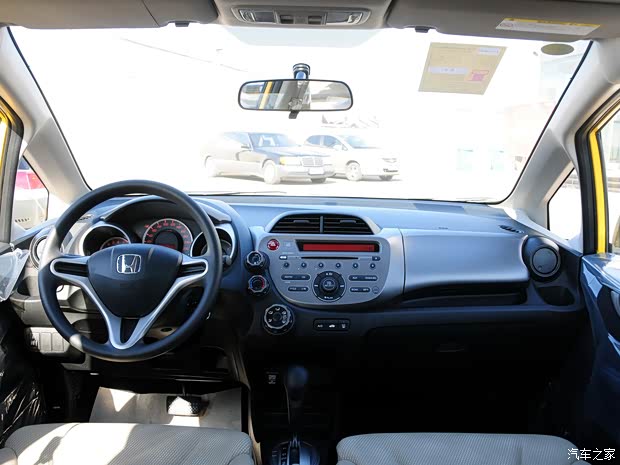 本田广汽本田飞度2011款 1.5L 自动豪华版