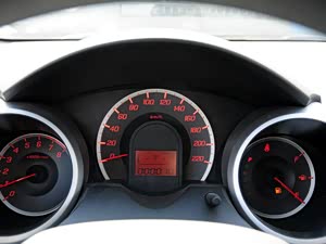 �ɶ�2011�� 1.3L �Զ����ʰ�