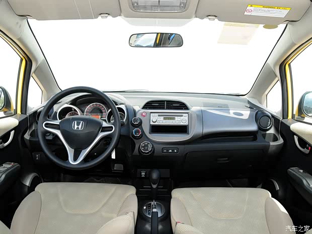 本田广汽本田飞度2011款 1.3L 自动舒适版 本田广汽本田飞度2011款 1.3L 自动舒适版