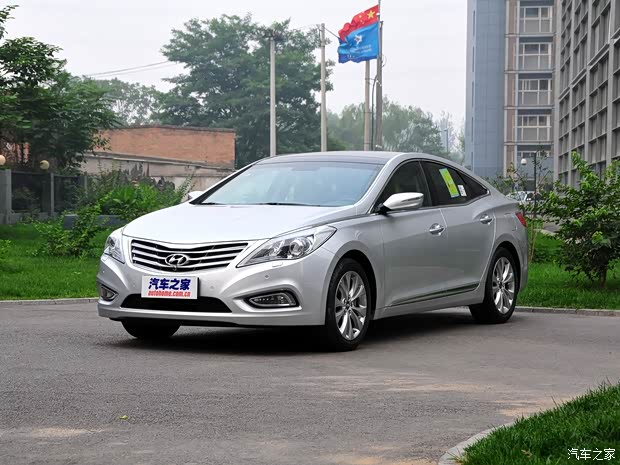 現(xiàn)代現(xiàn)代(進(jìn)口)雅尊2011款 3.0L 旗艦型 現(xiàn)代現(xiàn)代(進(jìn)口)雅尊2011款 3.0L 旗艦型