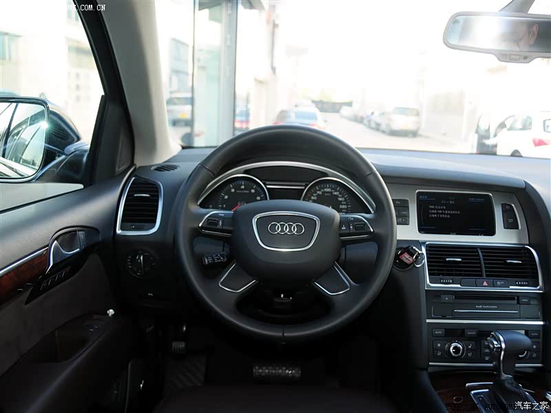 图片源自 汽车之家; 奥迪q7 2013款 40 tfsi 技术型_奥迪(进口)_中控