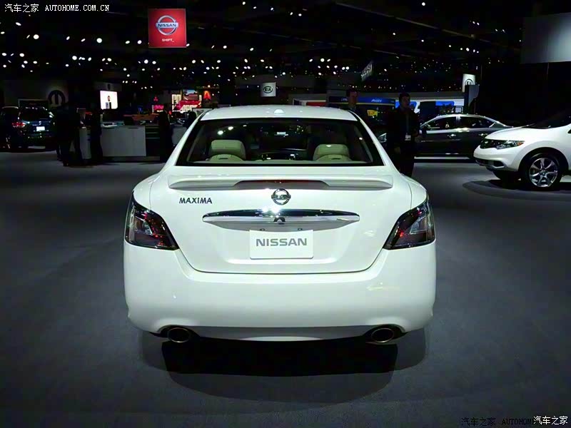 日产MAXIMA整体外观