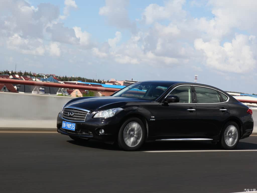英菲尼迪(进口) 英菲尼迪q70 2013款 q70l 3.5l 奢华版 hybrid