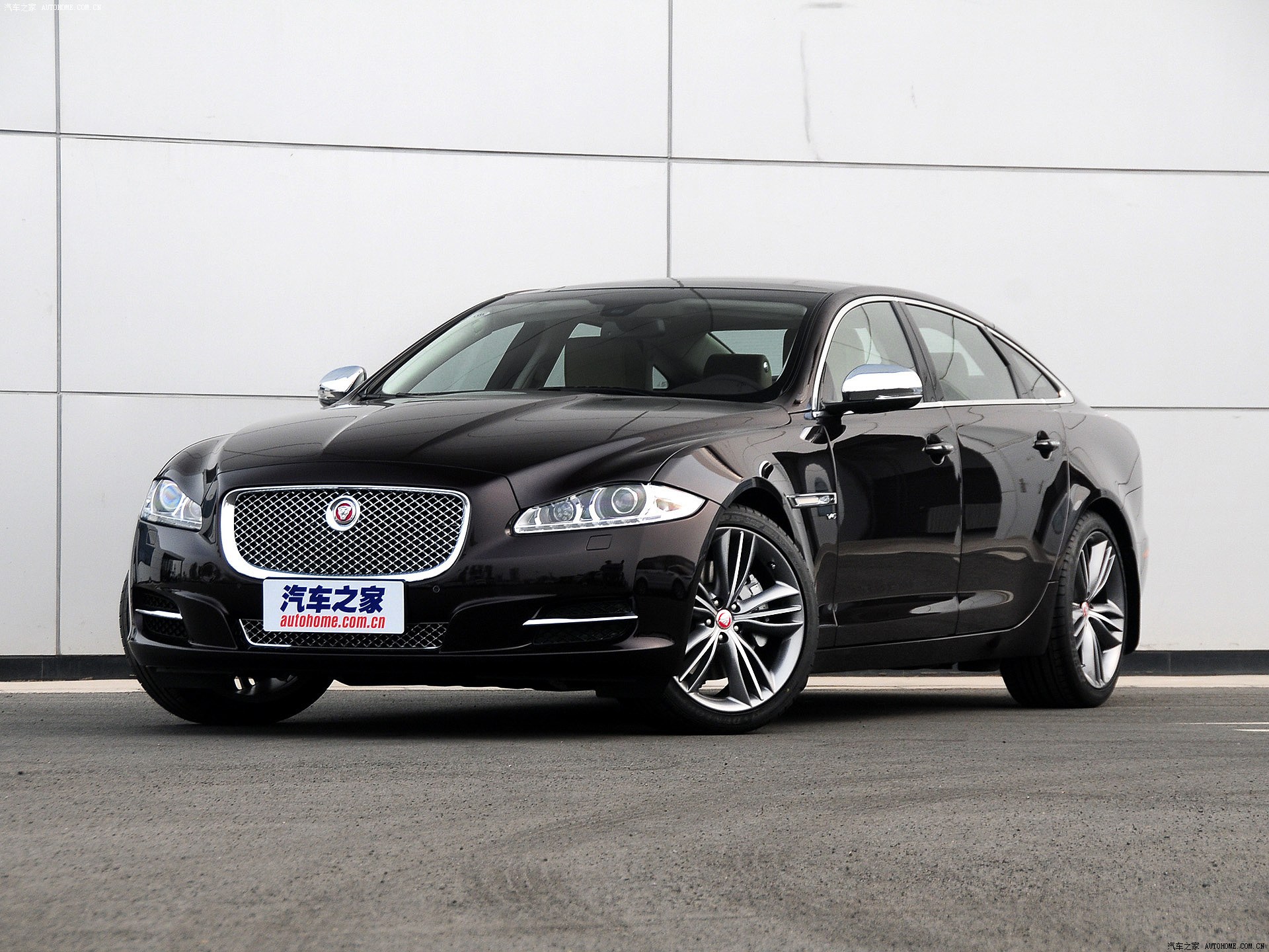 捷豹XJ系列2014款 XJL 3.0 SC 四驱全景商务版