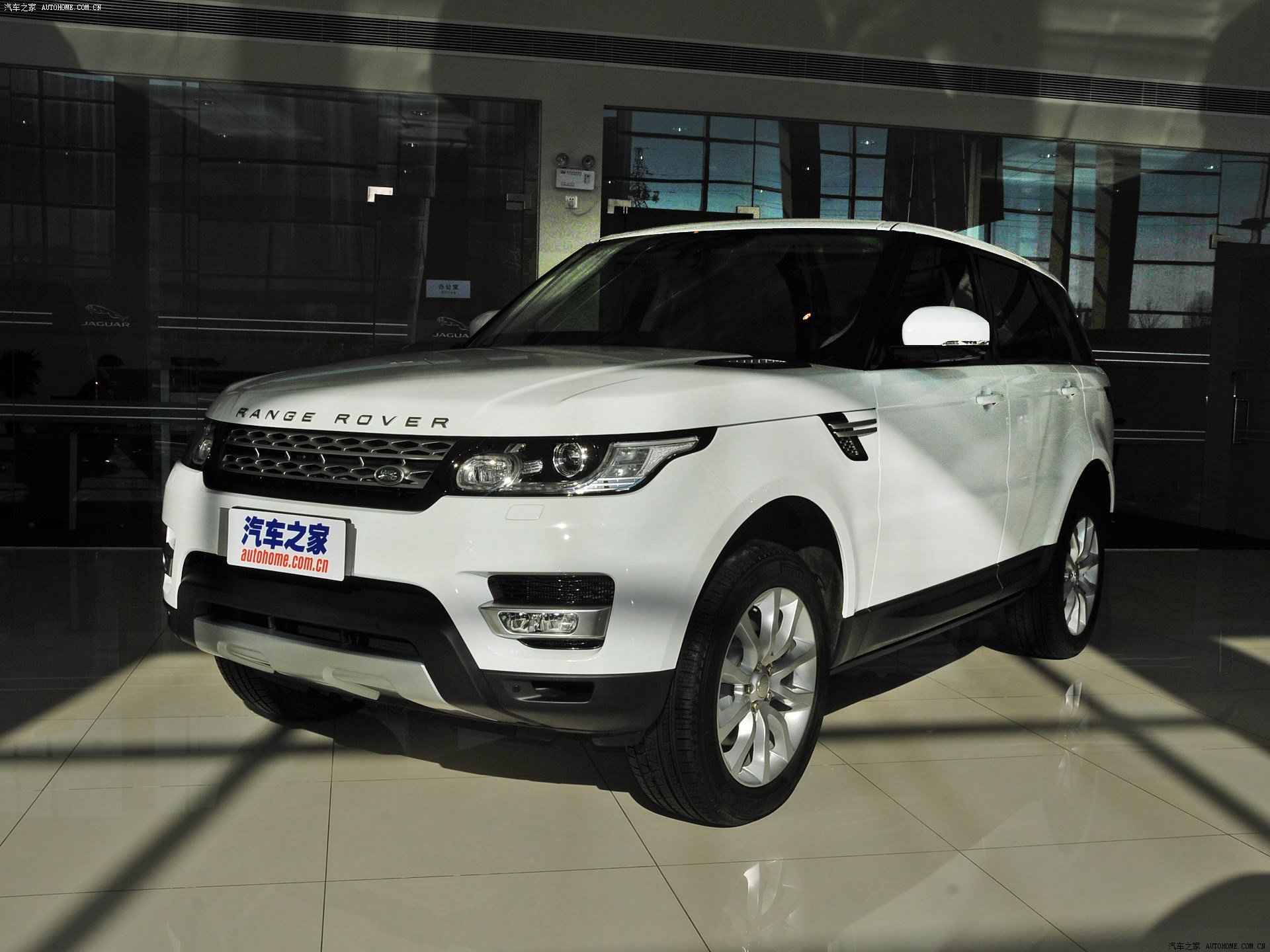 揽胜运动版系列2014款 3.0 V6 SC HSE