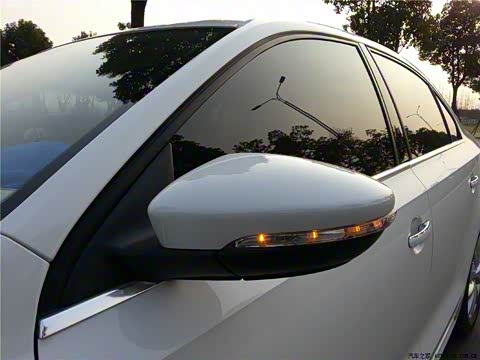 2012款 1.4TSI 手动豪华型 2012款 1.4TSI 手动豪华型