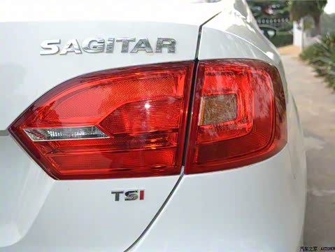 2012款 1.4TSI 自动豪华型 2012款 1.4TSI 自动豪华型
