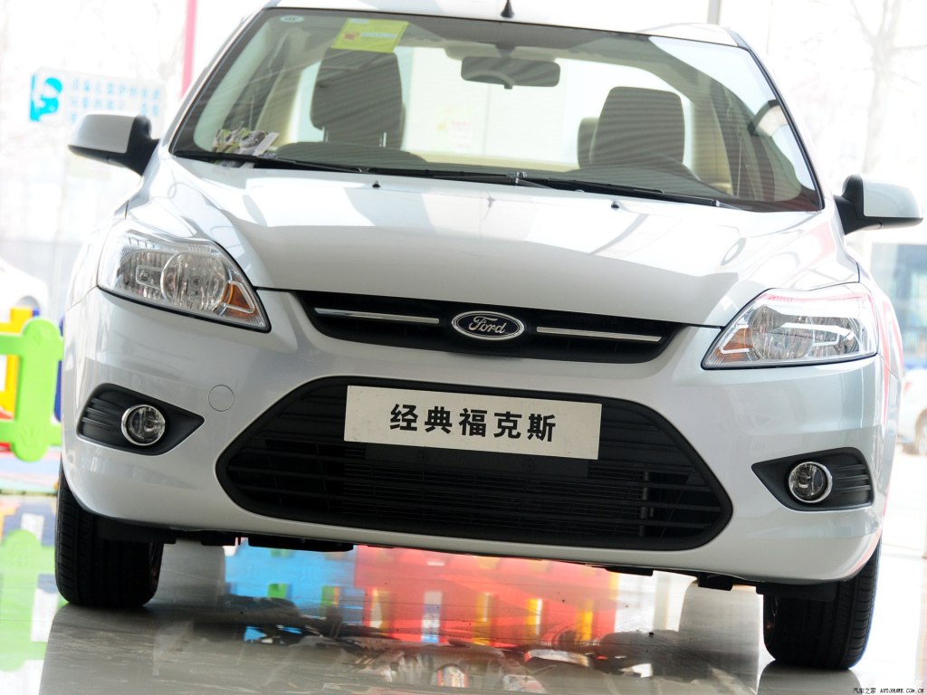 长安福特 福克斯 2013款 三厢经典 1.8l 手动基本型